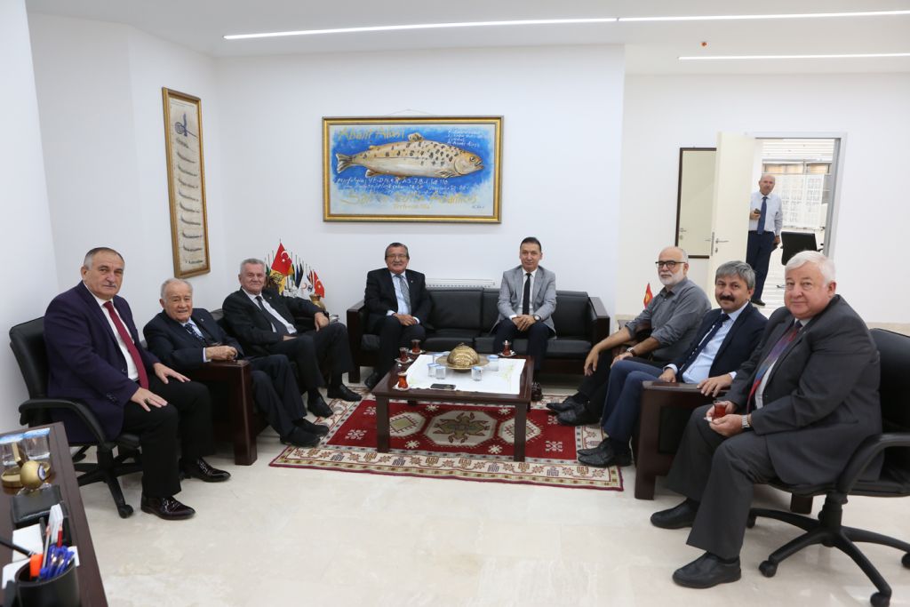 İzzet Baysal Vakfı Başkanı ve üyelerinden hayırlı olsun ziyareti