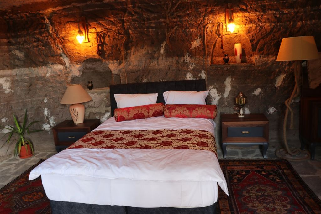 Kaya evlerde 3200 yıl öncesine yolculuk