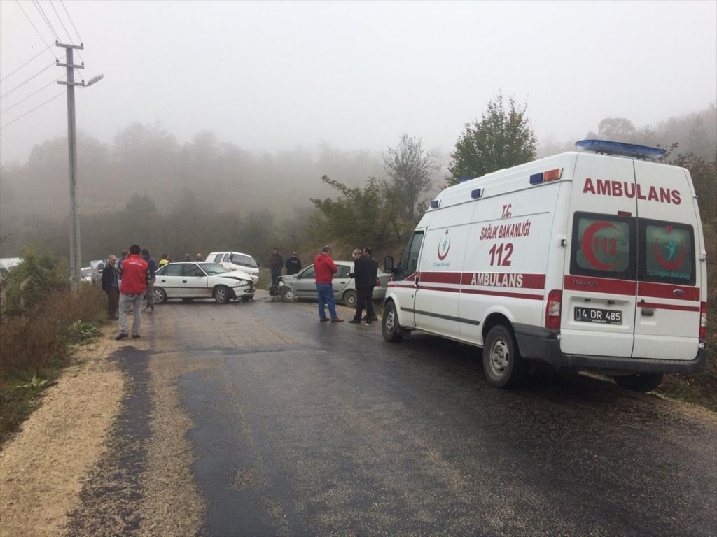 Mudurnu'da trafik kazası: 2 yaralı
