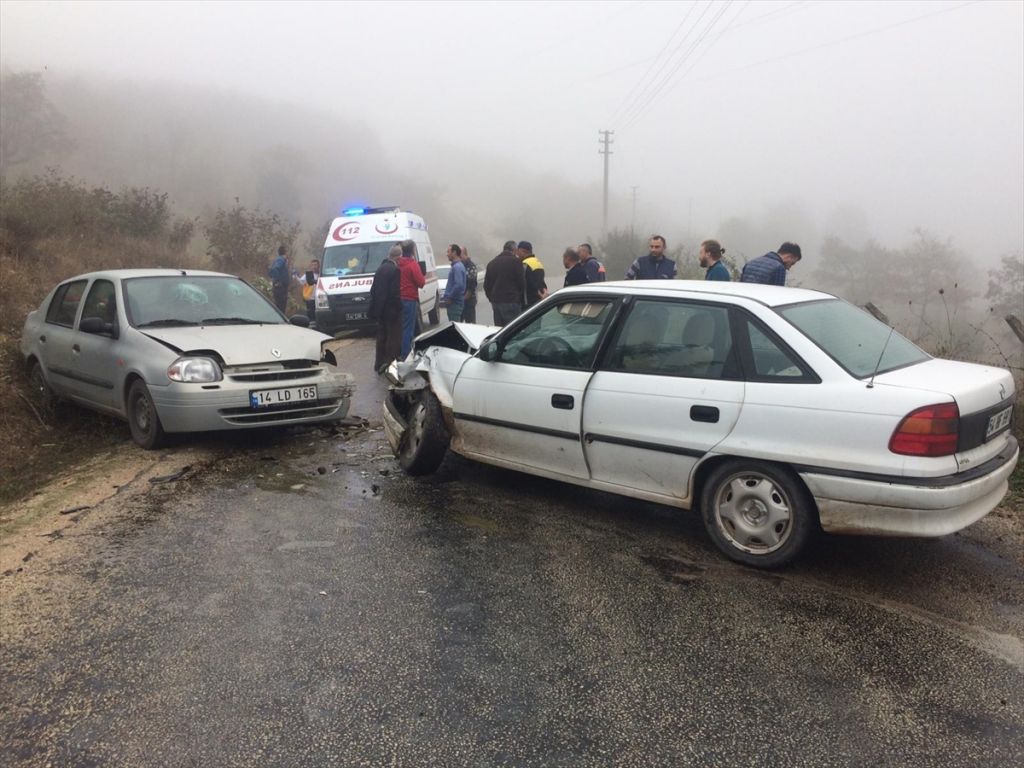 Mudurnu'da trafik kazası: 2 yaralı