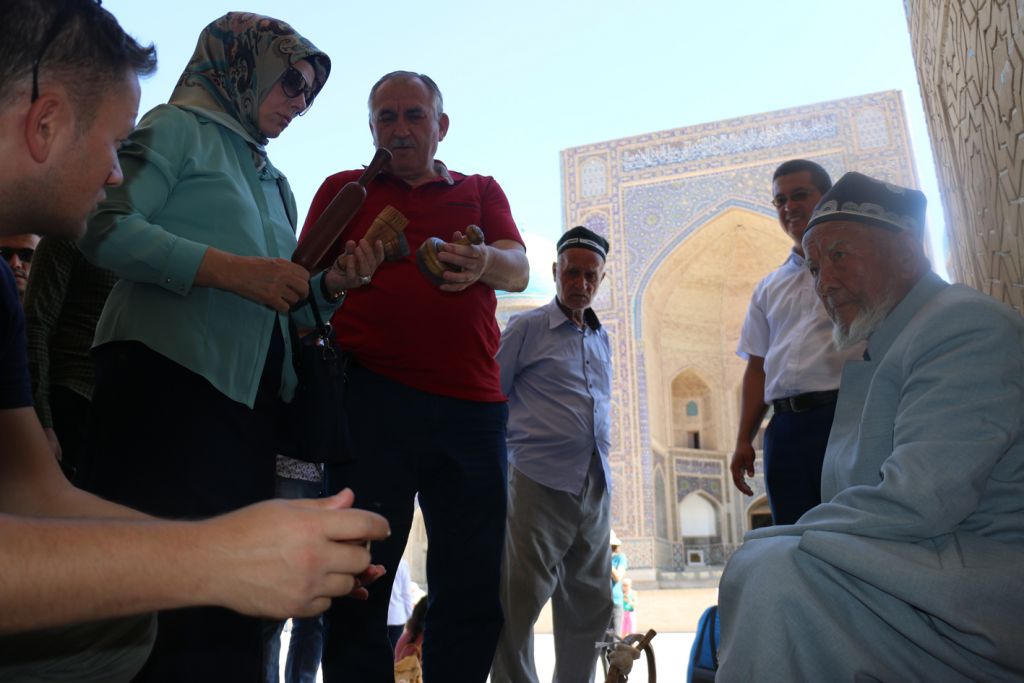 Özbekistan'ın tarihi müze şehri Hiva ile kardeş oluyoruz