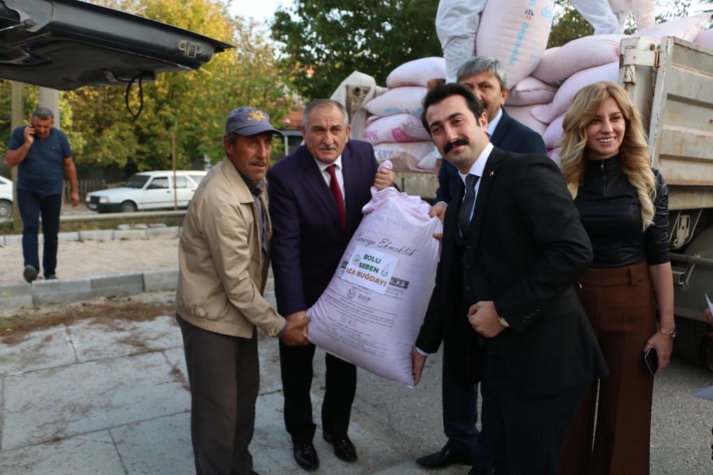 Sebenli çiftçiler "İza buğdayı" tohumlarını teslim aldılar