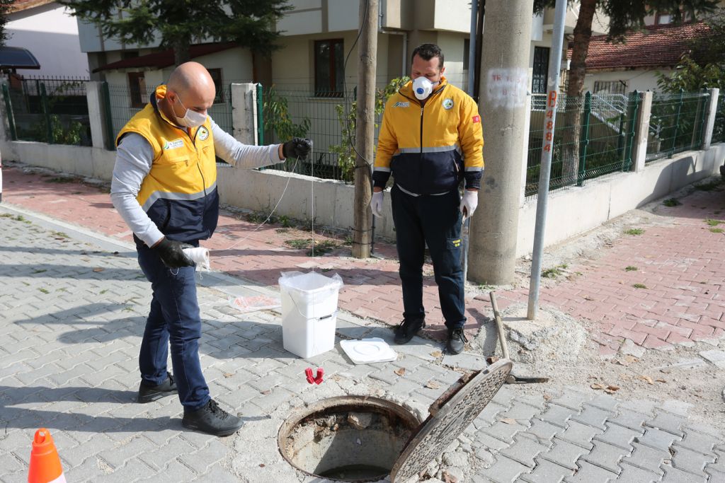 Veteriner İşleri Müdürlüğü'nden ilaçlama çalışması