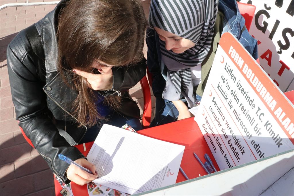 Ak Parti Kadın Kolları Teşkilatı'ndan kan bağışı kampanyası