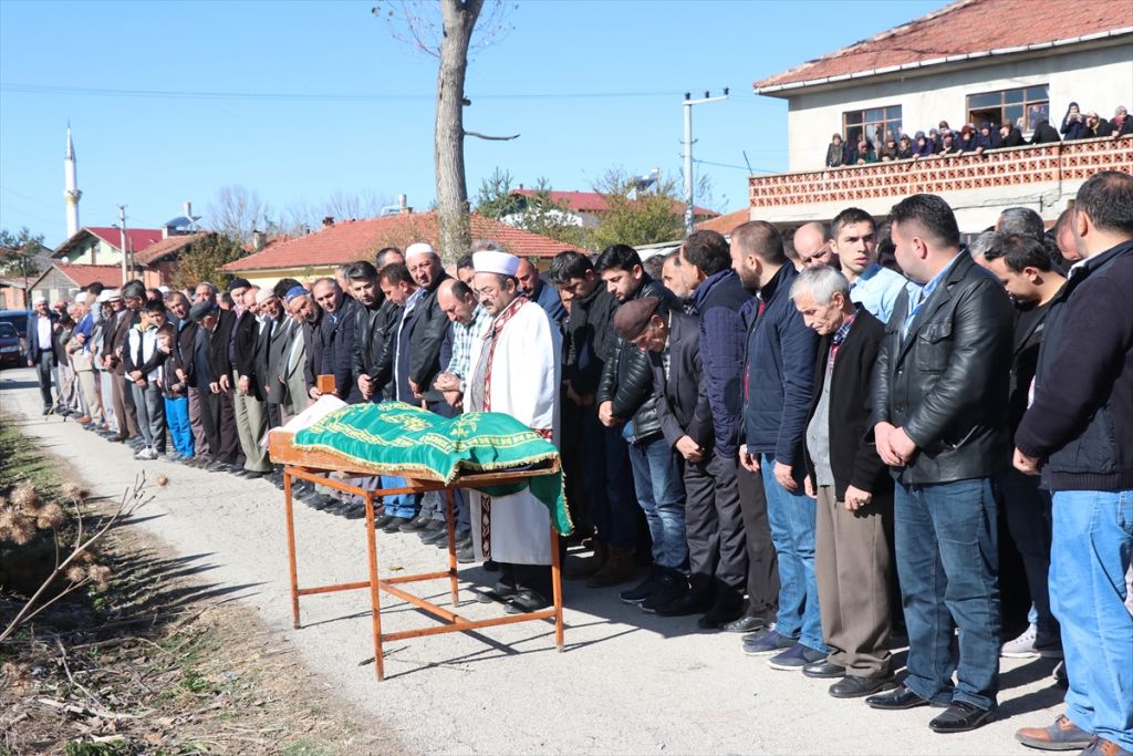 Almanya'da trafik kazasında ölen genç defnedildi