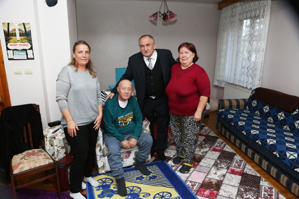 Belediye Başkanı Alaaddin Yılmaz'dan 10 hastaya geçmiş olsun ziyareti