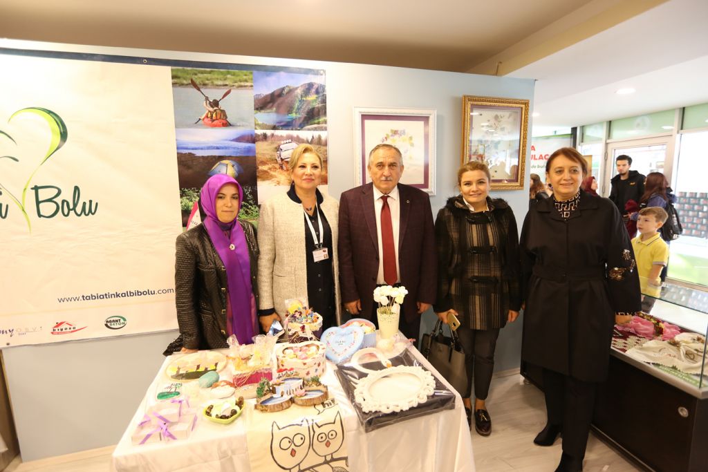 BOLMEK kursiyerlerinin el emeği ürünleri sergilendi