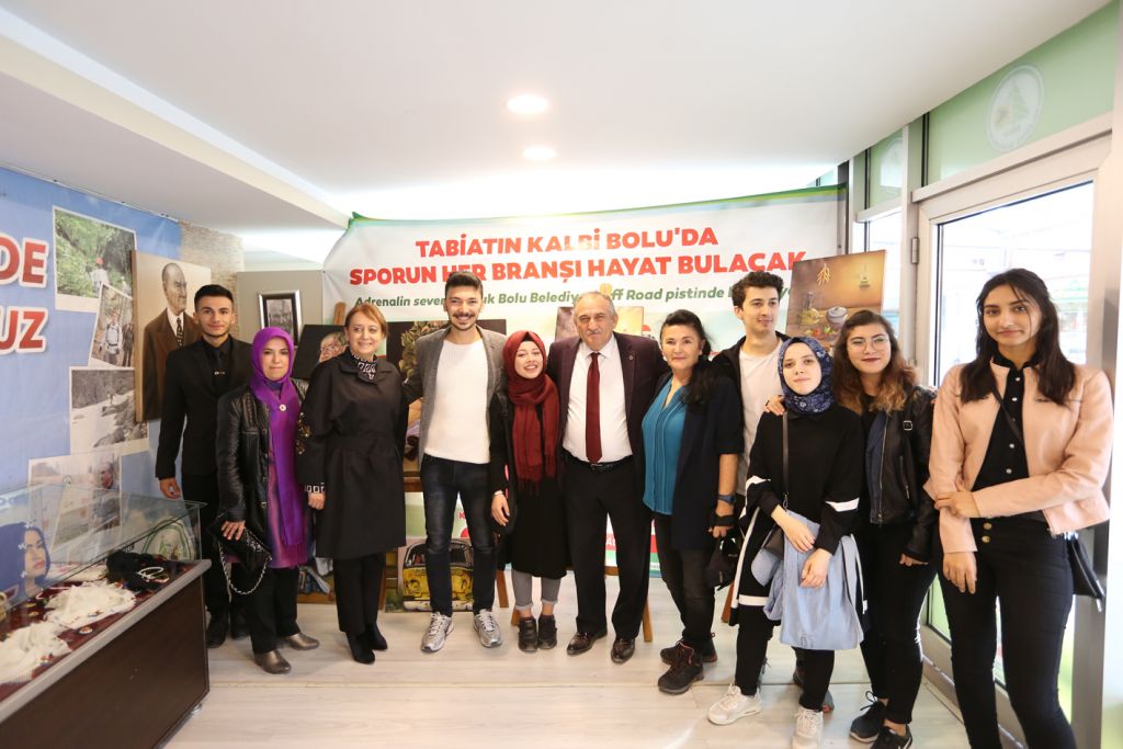 BOLMEK kursiyerlerinin el emeği ürünleri sergilendi