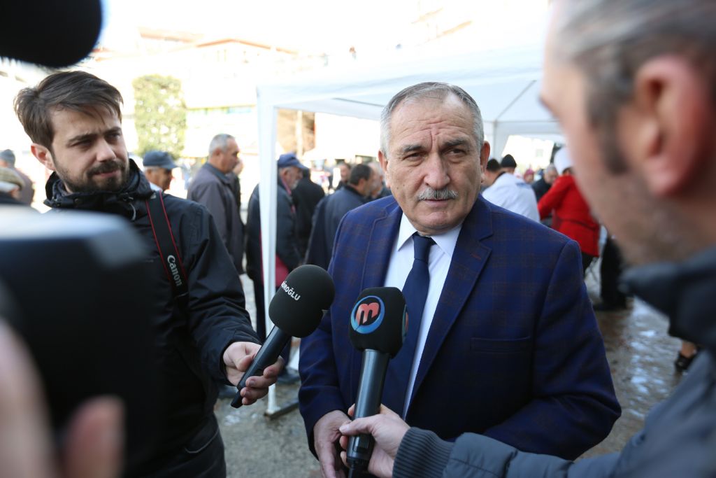 Bolu Belediyesi 5 bin kişiye kandil pilavı dağıttı