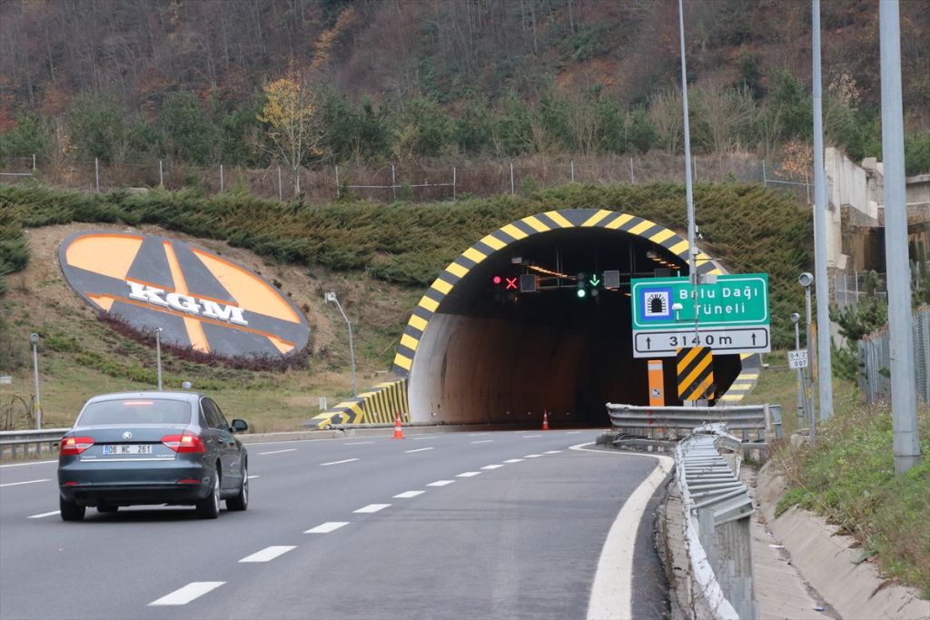 Bolu Dağı Tüneli'nin Ankara yönü 20 gün ulaşıma kapanacak