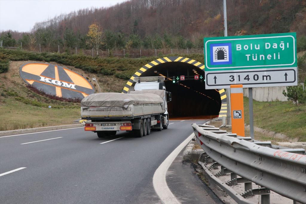 Bolu Dağı Tüneli'nin Ankara yönü 20 gün ulaşıma kapanacak