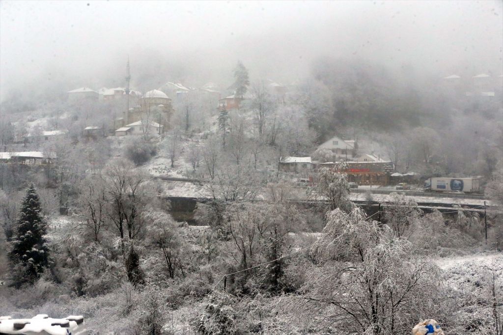 Bolu Dağı'nda kar yağışı başladı