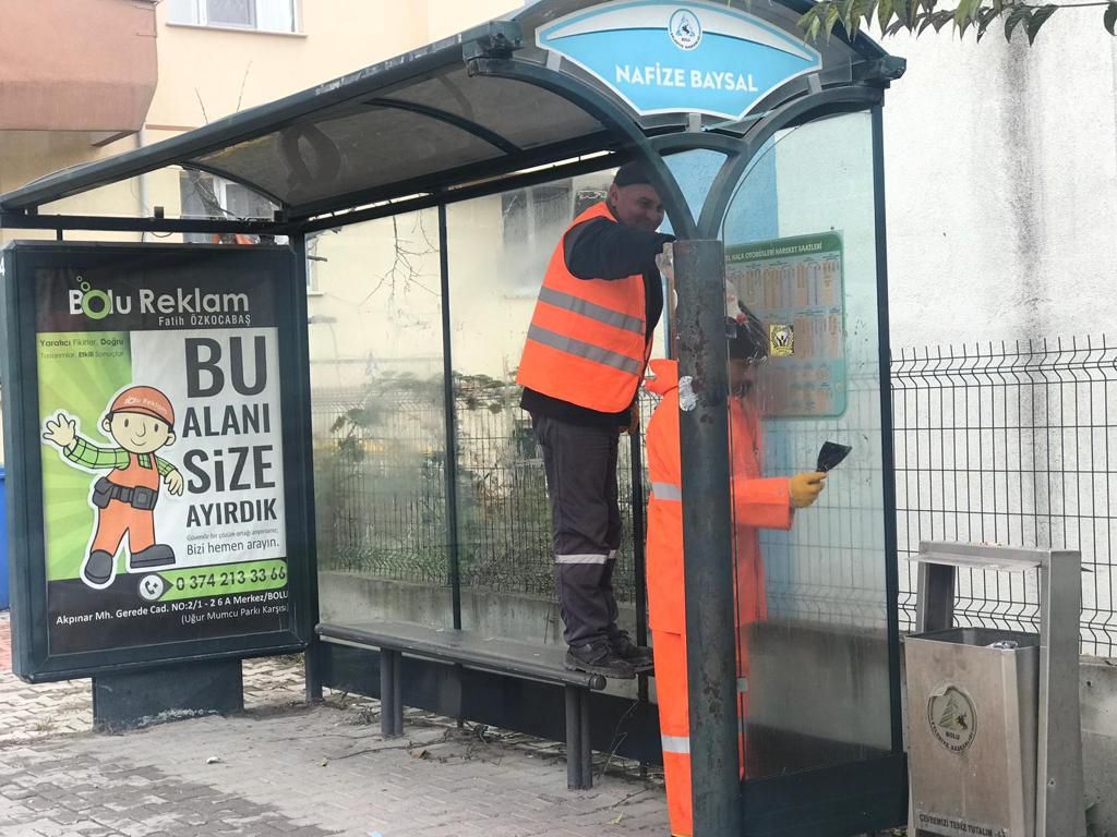 Bolu'da çeşmeler, otobüs durakları ve çöp konteynerleri yıkanıyor