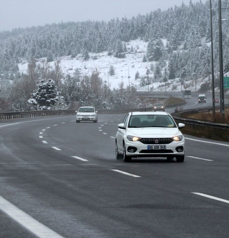Bolu'da kar yağışı