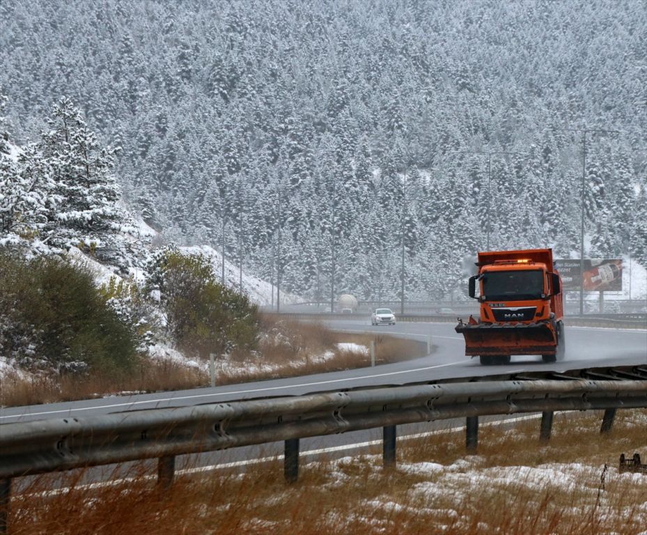 Bolu'da kar yağışı