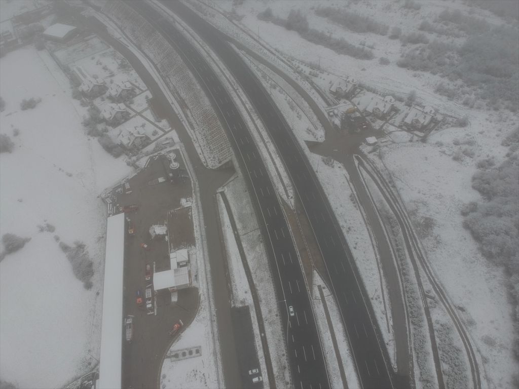 Bolu'da kar yağışı aralıklarla devam ediyor