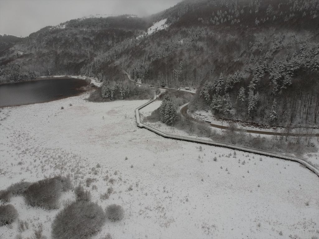 Bolu'da kar yağışı aralıklarla devam ediyor