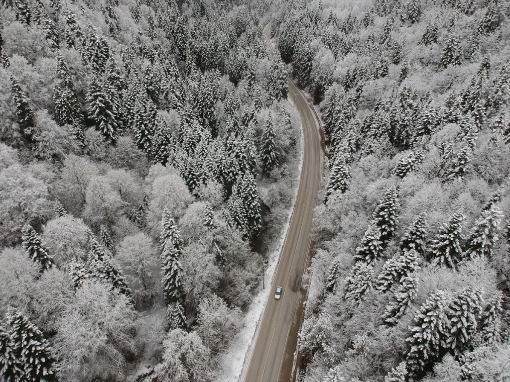 Bolu'da kar yağışı aralıklarla devam ediyor