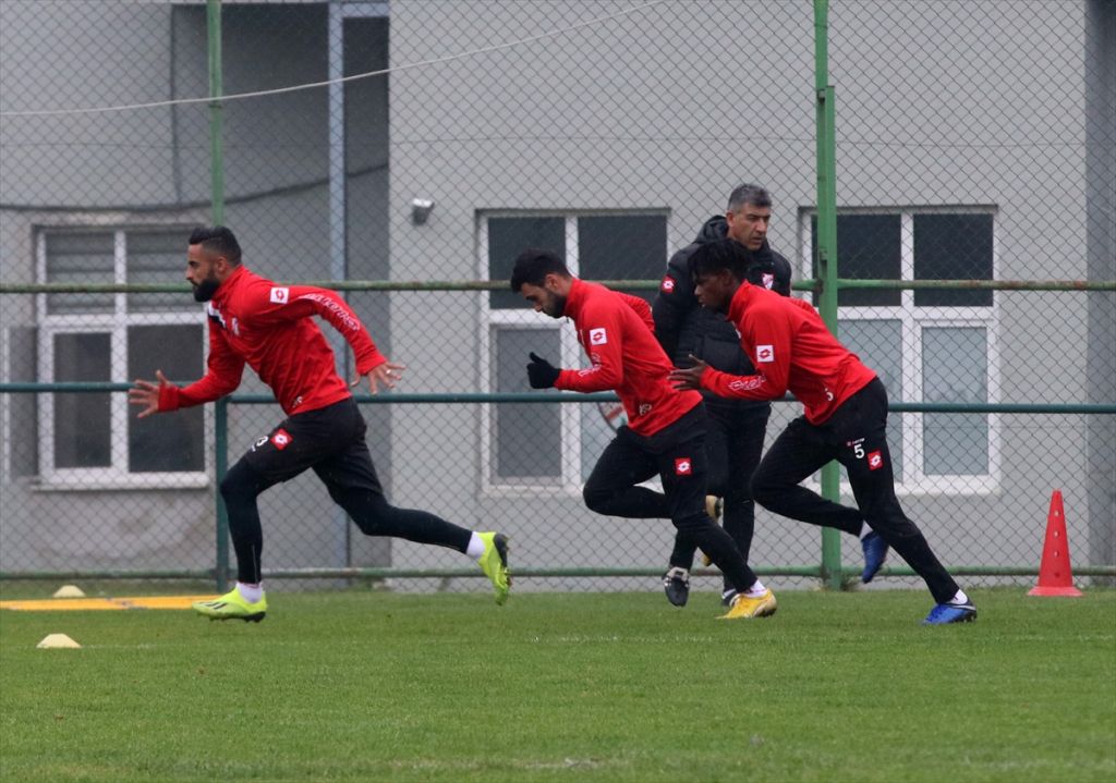 Boluspor Teknik Direktörü Sait Karafırtınalar: "Devre arasına avantajlı girmek istiyoruz"