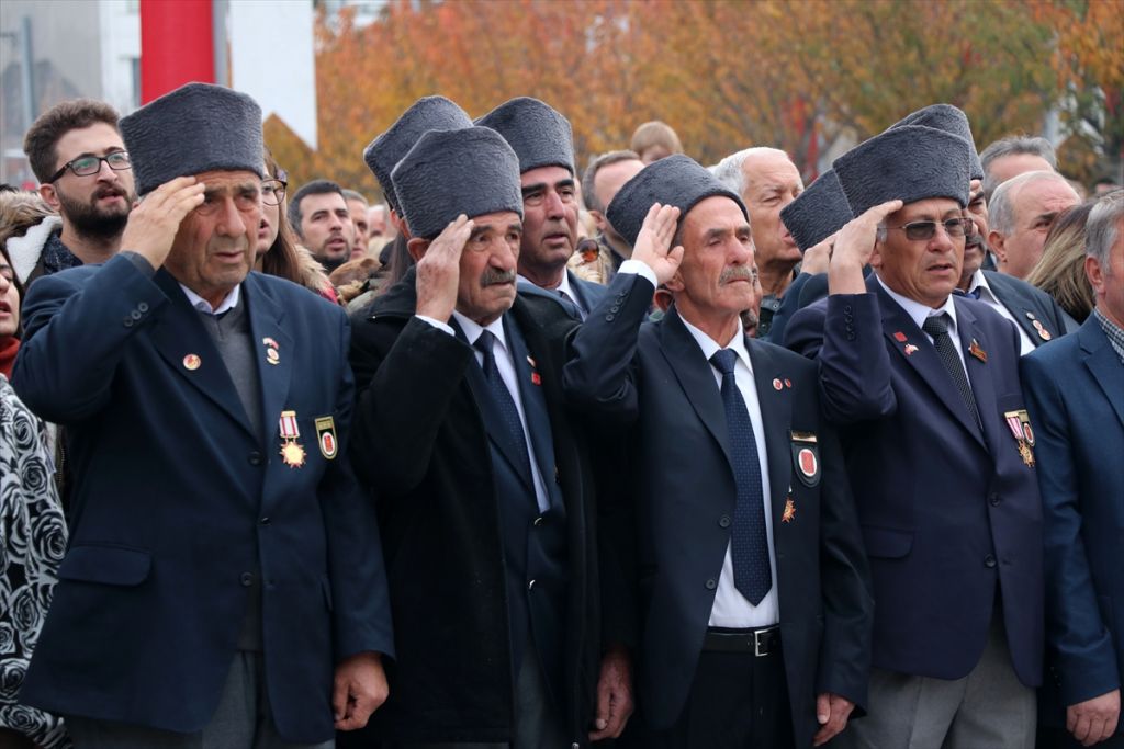 Büyük Önder Mustafa Kemal Atatürk'ü anıyoruz