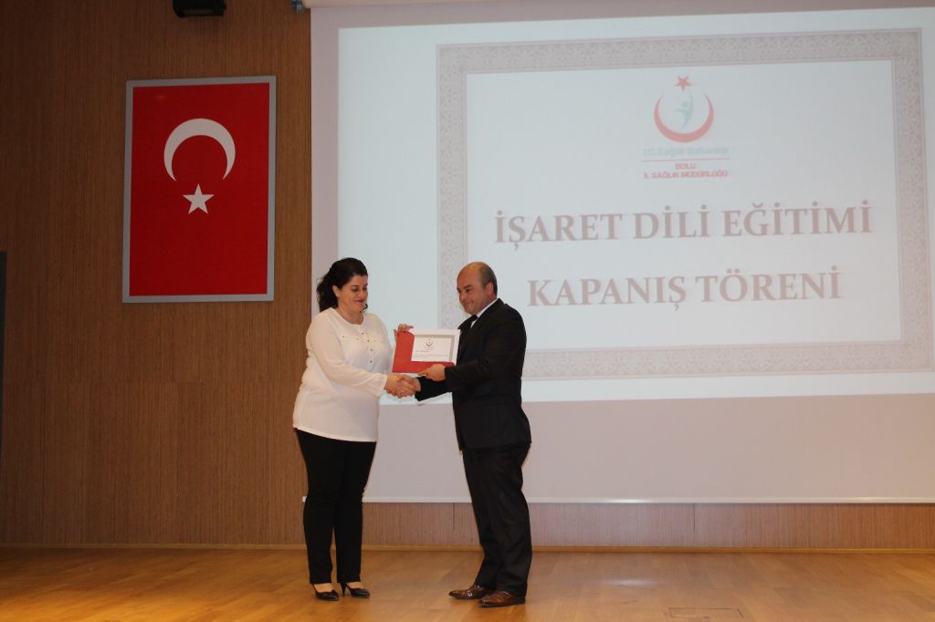 İŞARET DİLİ KATILIMCILARINDAN MUHTEŞEM GÖSTERİ