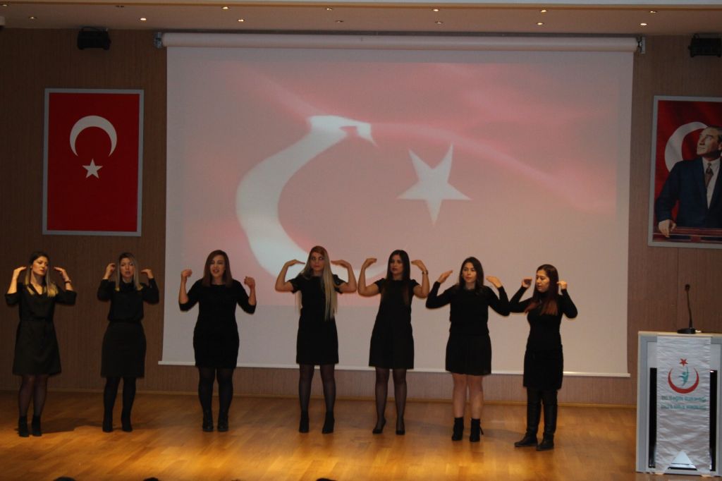 İŞARET DİLİ KATILIMCILARINDAN MUHTEŞEM GÖSTERİ