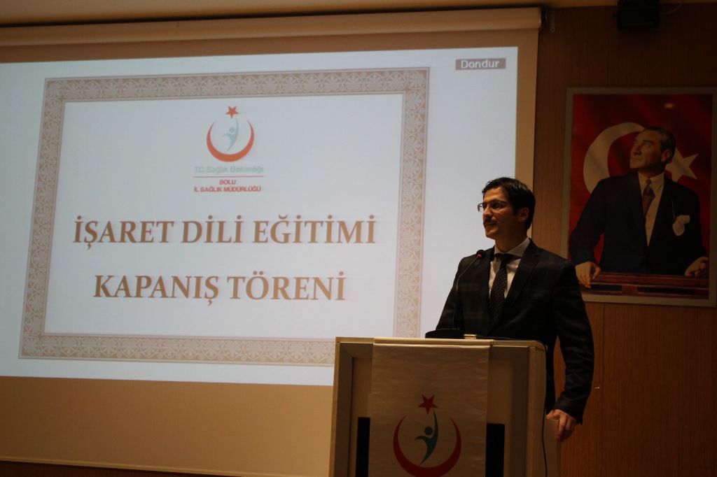 İŞARET DİLİ KATILIMCILARINDAN MUHTEŞEM GÖSTERİ