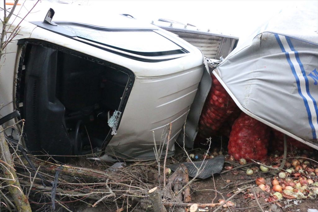 Mudurnu'da trafik kazası: 3 yaralı