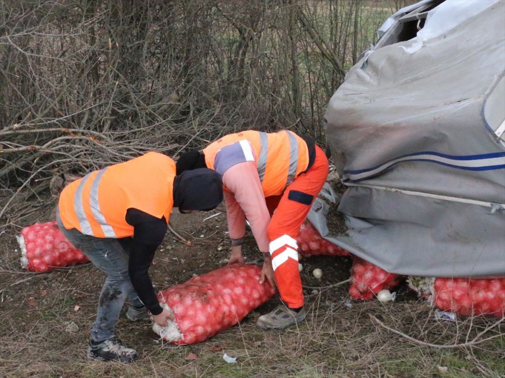 Mudurnu'da trafik kazası: 3 yaralı