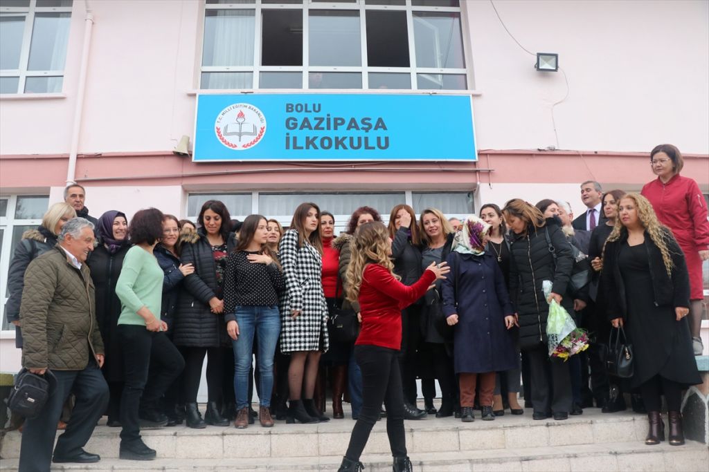 Öğrencilerden sürpriz Öğretmenler Günü kutlaması