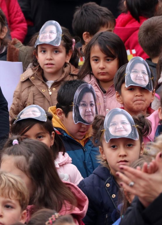 Öğrencilerden sürpriz Öğretmenler Günü kutlaması