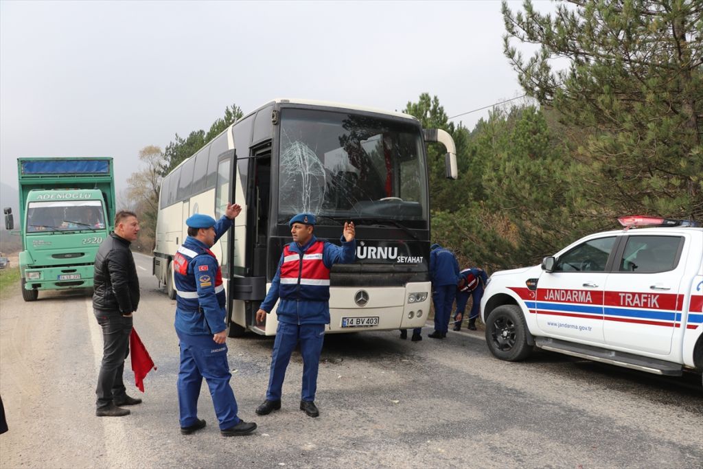 Öğrencileri taşıyan gezi otobüsleri kaza yaptı: 11 yaralı