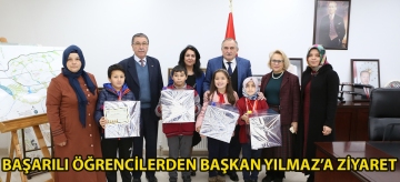 Başarılı öğrencilerden Başkan Yılmaz'a ziyaret
