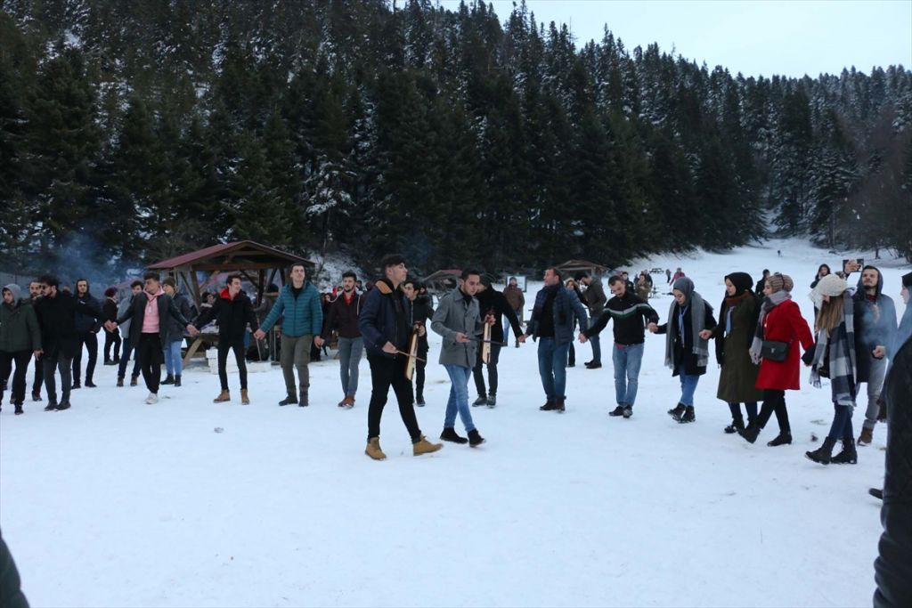 Abant Tabiat Parkı'na ziyaretçi akını