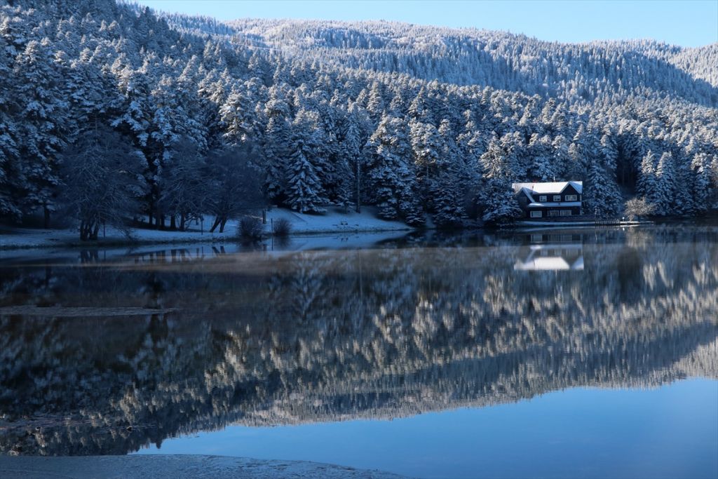 Abant ve Gölcük'te kar bereketi