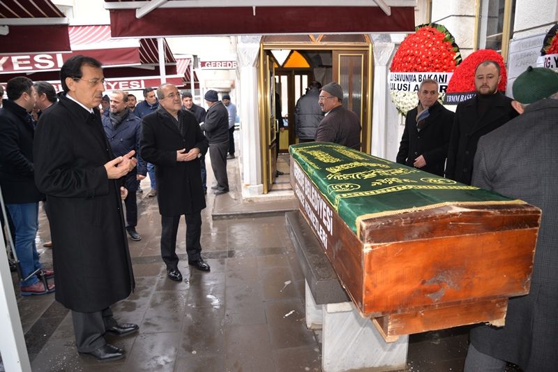 BAKAN YARDIMCISI ALPAY'IN KAYINPEDERİ GEREDE'DE TOPRAĞA VERİLDİ