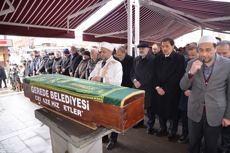 BAKAN YARDIMCISI ALPAY'IN KAYINPEDERİ GEREDE'DE TOPRAĞA VERİLDİ