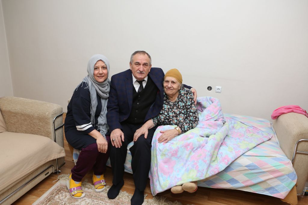 Belediye Başkanı Alaaddin Yılmaz'dan 8 hastaya ziyaret