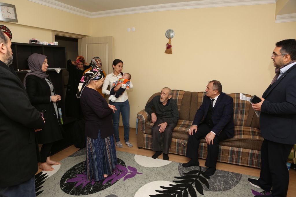 Belediye Başkanı Alaaddin Yılmaz'dan 8 hastaya ziyaret