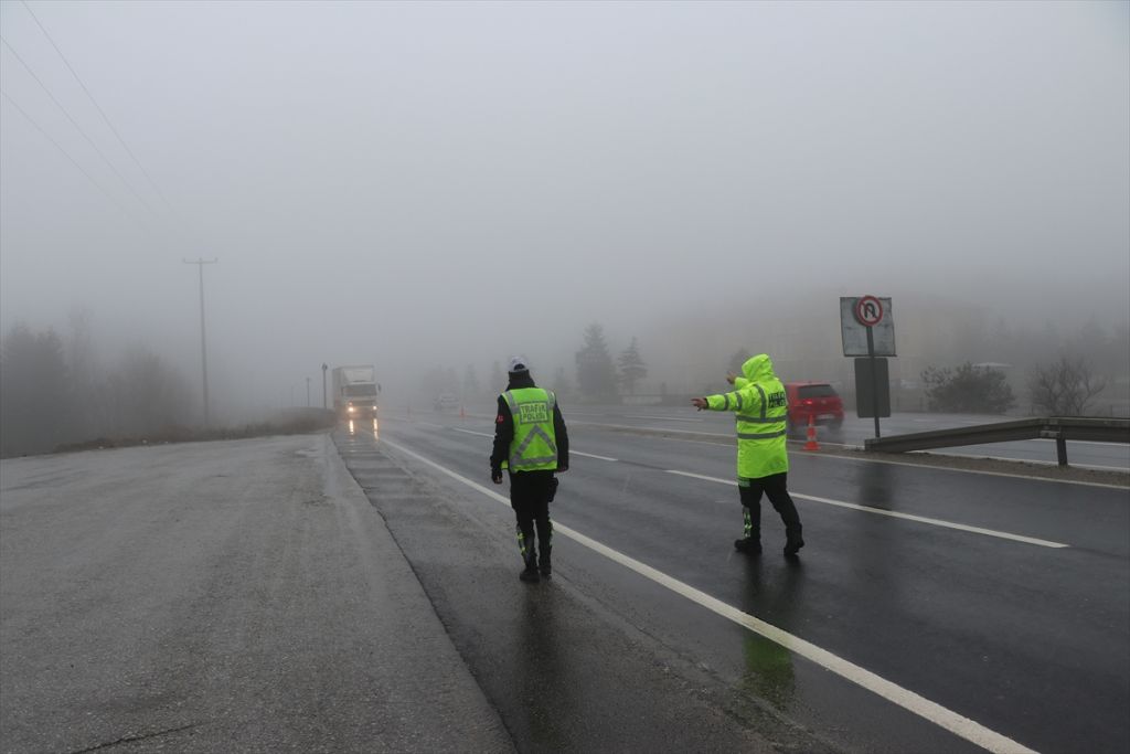 Bolu Dağı'nda kış lastiği uygulaması
