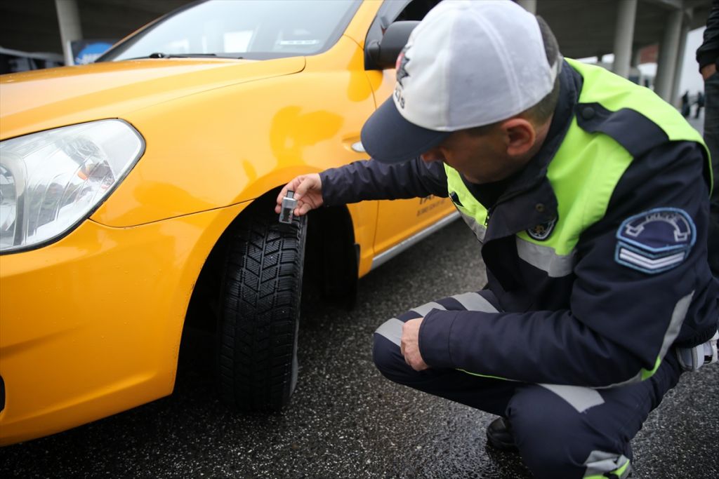 Bolu Dağı'nda zorunlu kış lastiği uygulaması