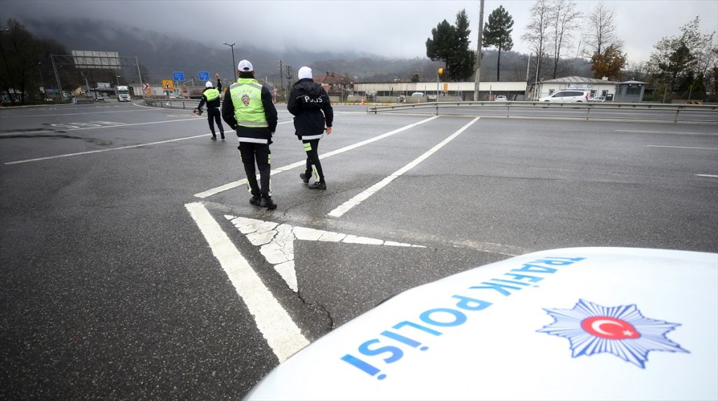 Bolu Dağı'nda zorunlu kış lastiği uygulaması