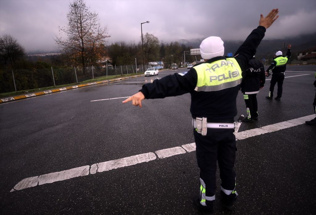 Bolu Dağı'nda zorunlu kış lastiği uygulaması