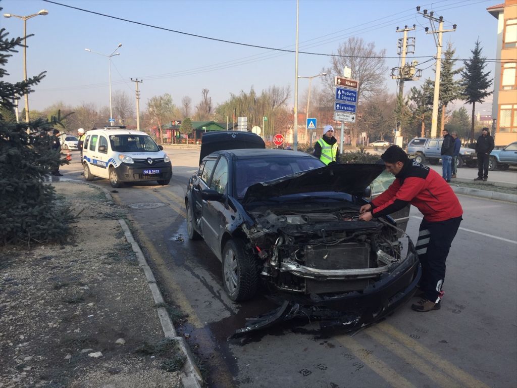 Bolu'da trafik kazası: 2 yaralı