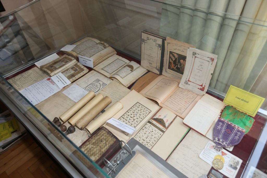 Bolu'ya ait Osmanlı Dönemi'nin belgeleri Bolu Kent Müzesi'nde yerini aldı