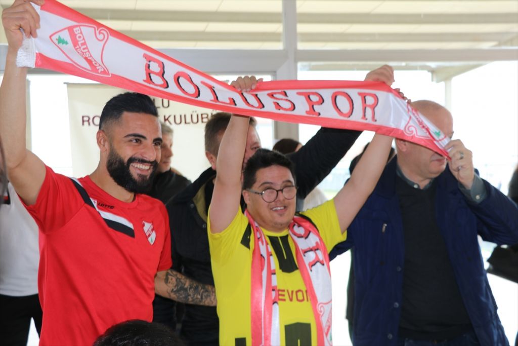 Engelli öğrenciler 3 Aralık Dünya Engelliler Günü'nde Boluspor Kulübü'nü ziyaret etti