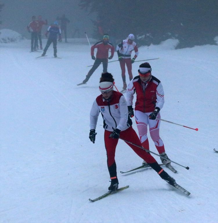 Kayaklı Koşu Milli Takımı'nın Bolu kampı sürüyor