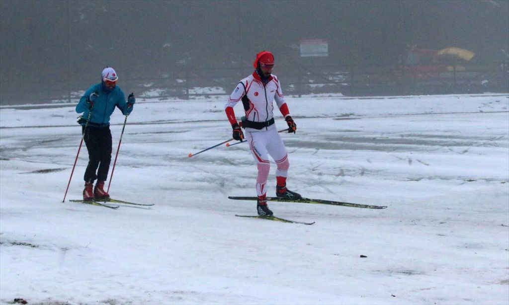Kayaklı Koşu Milli Takımı'nın Bolu kampı sürüyor