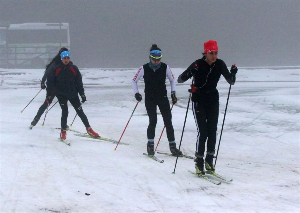 Kayaklı Koşu Milli Takımı'nın Bolu kampı sürüyor