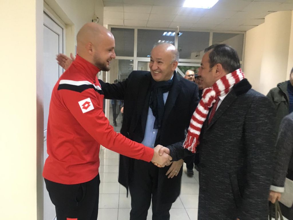 ÖNCE AİLESİ SONRA İZZET BABASI: HAYIR DUALARI ALINDI, ÇALIŞMALAR BAŞLADI